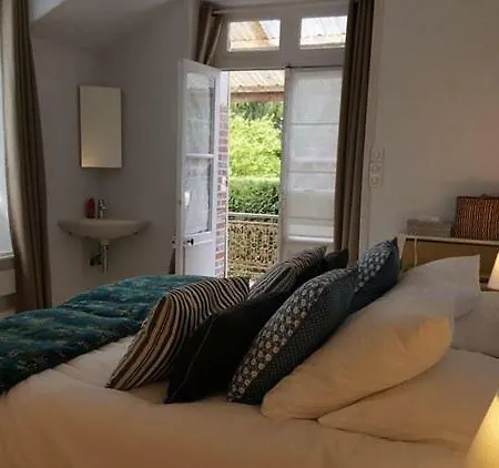 Bed & Breakfast Chateau D'amecourt *