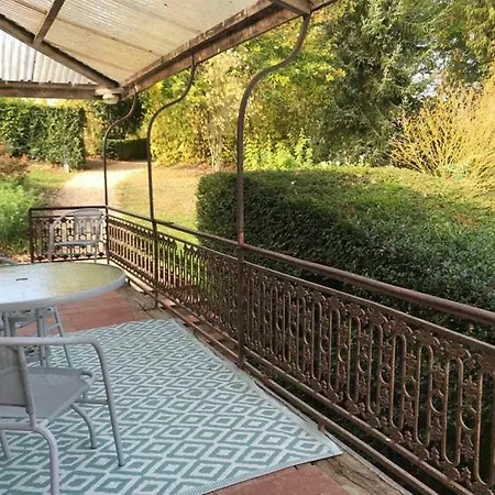 Chateau D'amecourt ベッド・アンド・ブレックファスト Amécourt