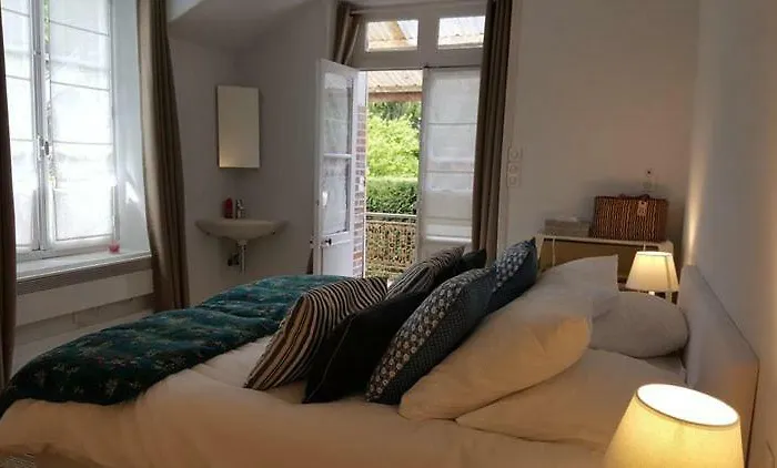 Couette-café Château D'amécourt *